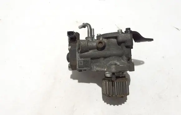 Volvo XC90 Fuel injection high pressure pump 31432135