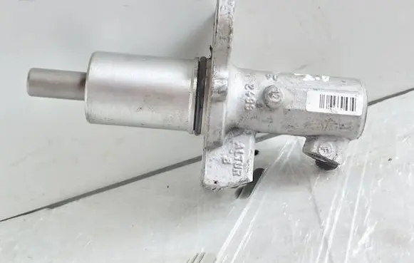 Audi A6 S6 C6 4F Master brake cylinder