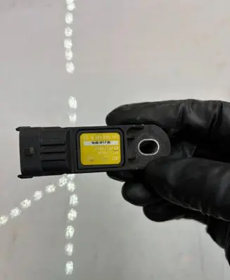 Renault Master III Air pressure sensor 0281006391