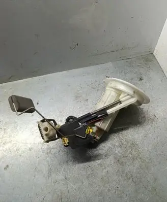 BMW 5 E60 E61 Fuel level sensor 6764072