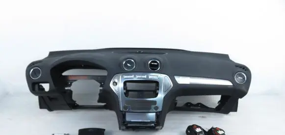 Ford Mondeo MK IV Dashboard 