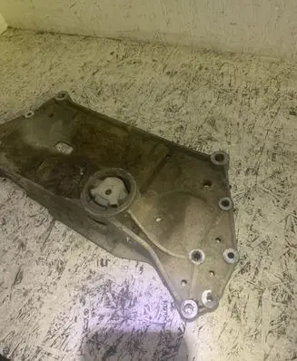 Volkswagen Touran I Gearbox mounting bracket