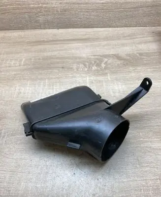 Mercedes-Benz E W124 Air intake duct part 1030940311