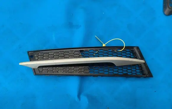 BMW 3 E92 E93 Front bumper lower grill 7227924