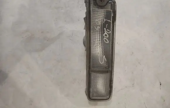 Mitsubishi L200 Front indicator light