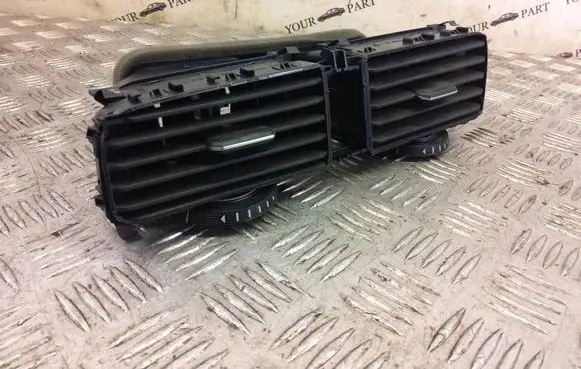 Volkswagen Golf VII Dash center air vent grill 5G2815735