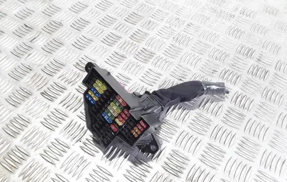 Volkswagen Golf VI Fuse module 1K1941824
