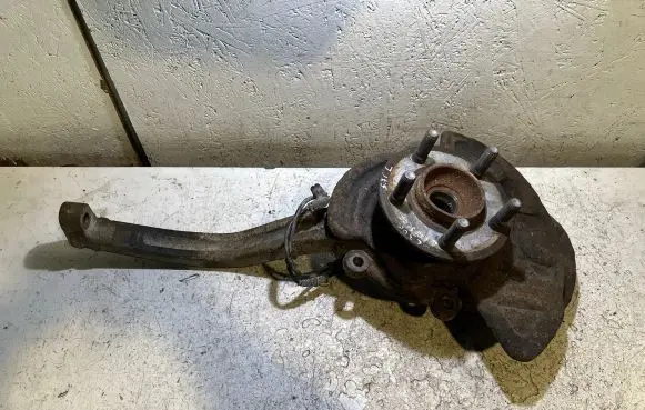 Chrysler 300 - 300C Front wheel hub