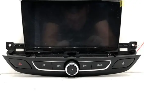 Radio/CD/DVD/GPS head unit