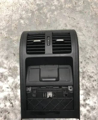 Volkswagen PASSAT B7 Rear air vent grill 3AA864298