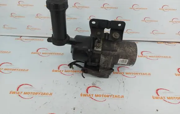 Peugeot Partner Power steering pump 9813664780