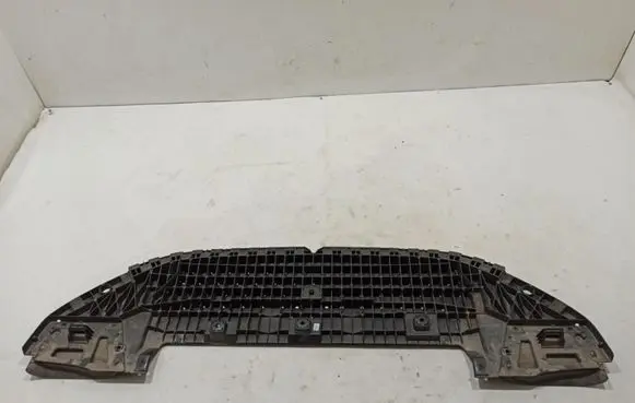Peugeot 208 Engine splash shield/under tray 9823206580
