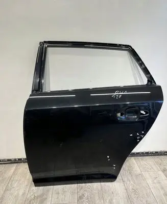 Toyota Avensis T270 Rear door 