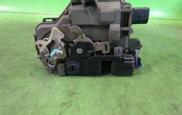 Seat Leon (1M) Rear door lock 3B4839015M