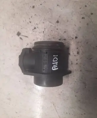 Audi A4 S4 B5 8D Mass air flow meter 058133471A 0280217112