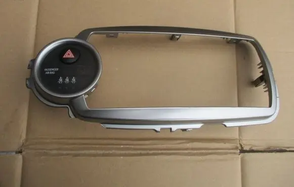 Toyota Yaris Radio/GPS head unit trim 86451