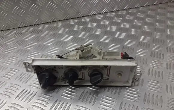 Chrysler PT Cruiser Interior fan control switch 04885336