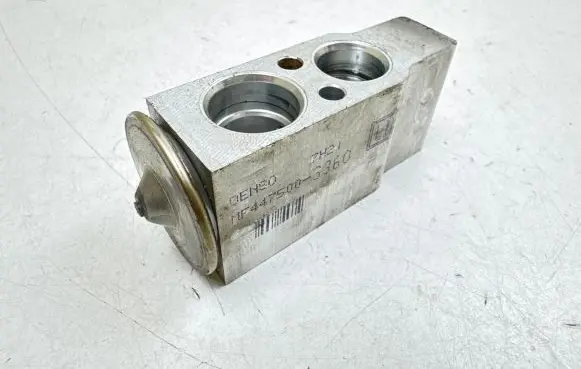 Air conditioning (A/C) expansion valve