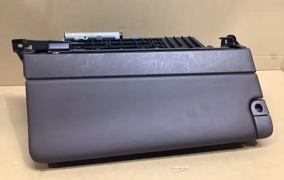 Glove box