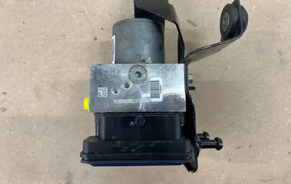 Mercedes-Benz ML W166 ABS Pump A1669013400 12280370 225841137