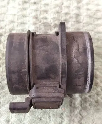 Mercedes-Benz C AMG W204 Mass air flow meter A6510900148 032010335 5WK97917