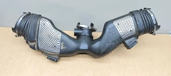 Mercedes-Benz C W203 Turbo air intake inlet pipe/hose A6420908237