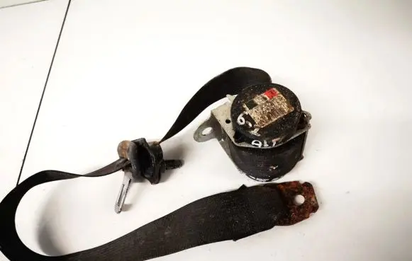 Opel Zafira B Rear seatbelt 13296221 f13296221