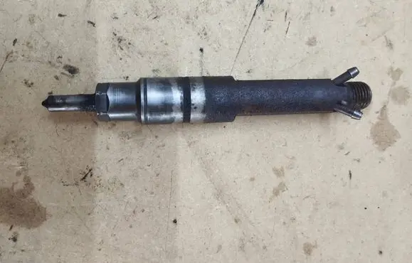 Volkswagen Polo Fuel injector 028130203F