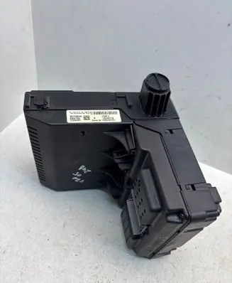 Volvo V70 Fuse module 30728542 05W155 12243779