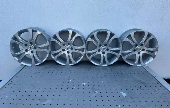 Nissan Qashqai R17 alloy rim ke4094e250