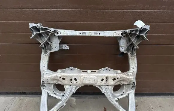 BMW 5 G30 G31 Front subframe 6861106