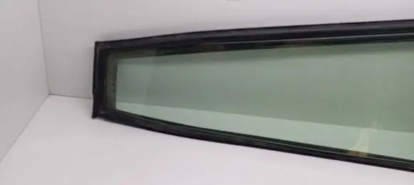 Toyota Land Cruiser (J120) Rear vent window glass 055302
