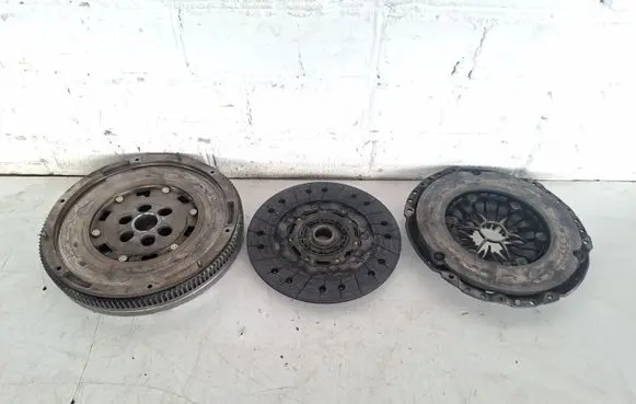 Volkswagen Transporter - Caravelle T5 Clutch set kit 03L141031B
