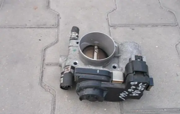 Opel Zafira B Throttle valve