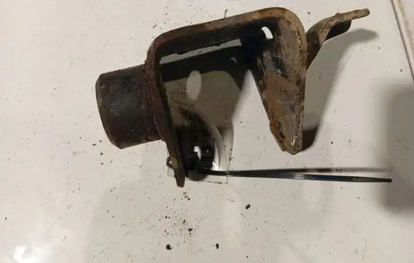 Hyundai Santa Fe Engine mounting bracket 