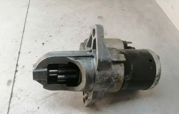 Subaru Impreza II Starter motor 23300AA560 M000T30475