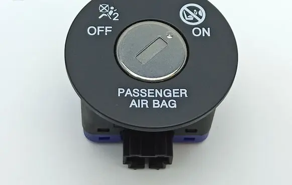 Hyundai Ioniq 5 Passenger airbag on/off switch 