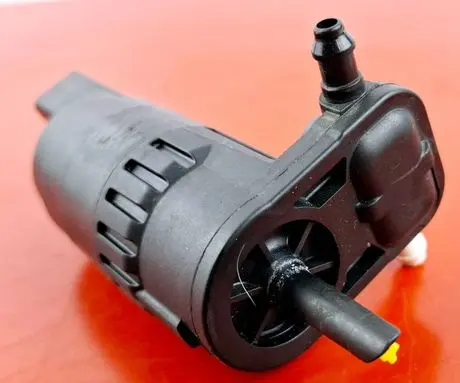 Volkswagen Golf VII Windscreen/windshield washer pump 1K6055651