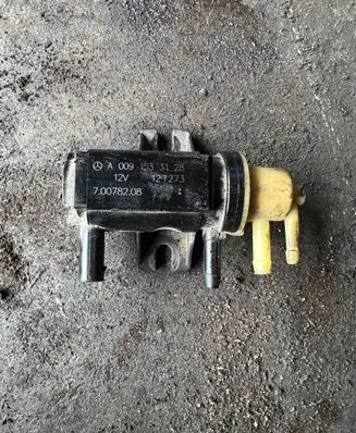 Mercedes-Benz C W205 Turbo solenoid valve A0091533128 70078208 12T273