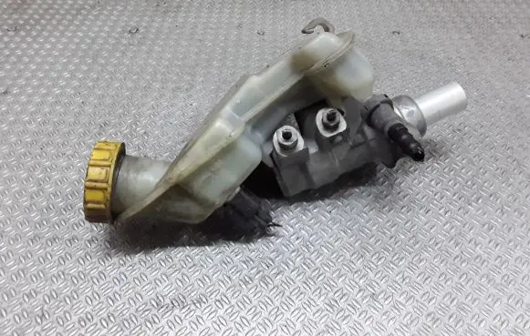 Ford Fusion Master brake cylinder