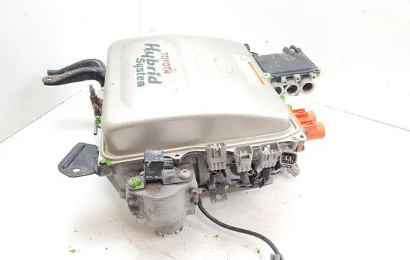 Voltage converter inverter