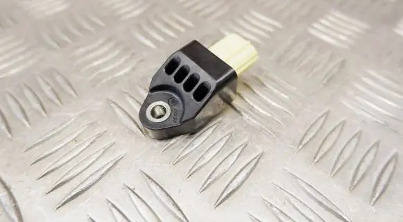 Toyota Auris E180 Airbag deployment crash/impact sensor 8983102140