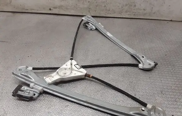 Hyundai Sonata Front window lifting mechanism without motor 