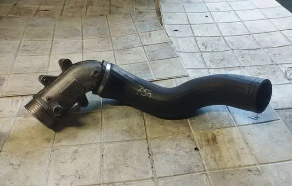 Volvo S80 Intercooler hose/pipe 08631538