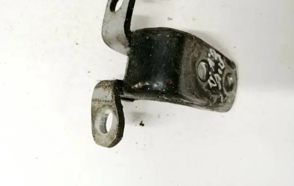 Honda CR-V Rear door lower hinge