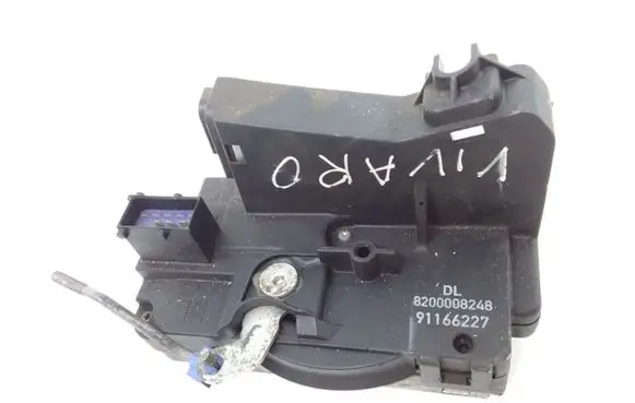 Opel Vivaro Front door lock 91166227 8200008248