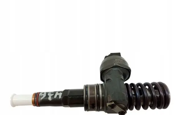 Skoda Octavia Mk2 (1Z) Fuel injector 038130073AG