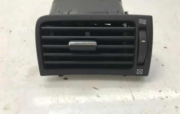 Toyota Avensis T250 Dashboard side air vent grill/cover trim 5566005090