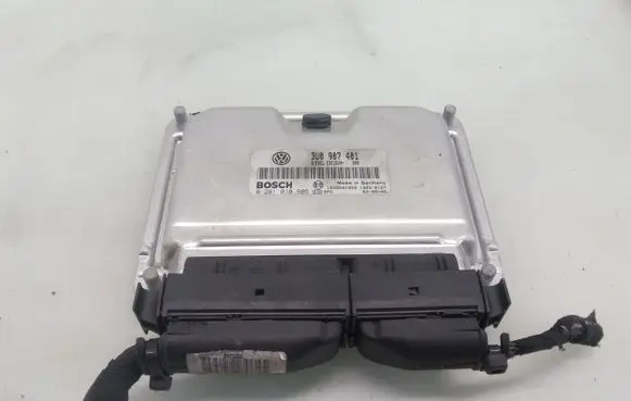Skoda Superb B5 (3U) Engine control unit/module 3U0907401