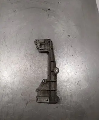 Volkswagen Touran I Engine mounting bracket 03g131159